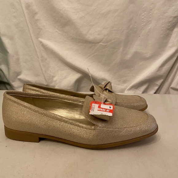 Bandolino Shoes - Bandolino b-flexible gold loafers